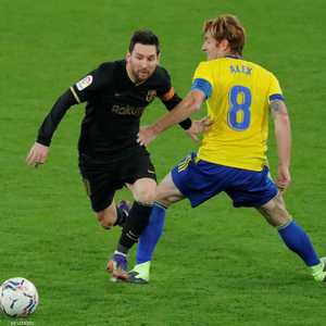 ميسي وحوار كروي مع لاعب قادش أليكس