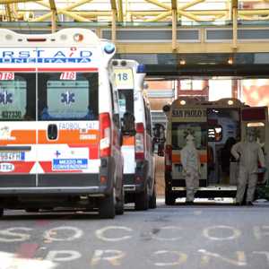 لا يقل متوسط الإصابات اليومية في إيطاليا عن 700