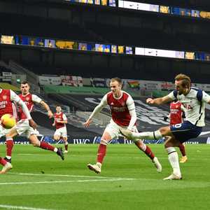 هدف توتنهام الثاني حمل توقيع هاري كين