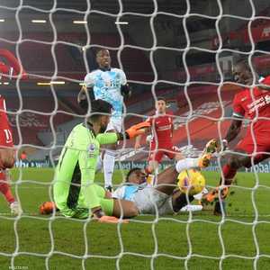 سجل صلاح هدفا وصنع هدفا آخر