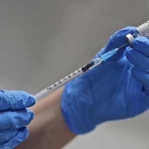 التنافس على الحصول على اللقاح يشغل العالم.