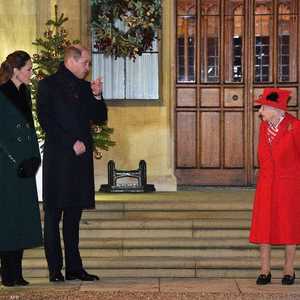 الملكة إليزابيث مع حفيدها الأمير وليام خلال التجمع