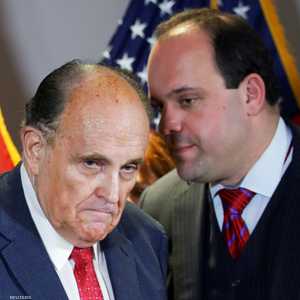 رودي جولياني لم يرتدي القناع الطبي في كثير من المناسبات