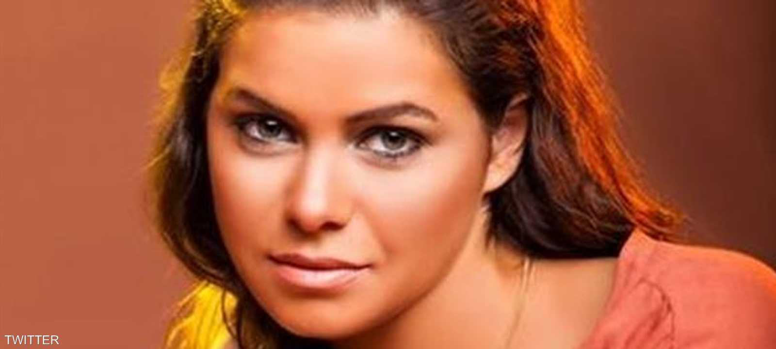 الفنانة يسرا اللوزي أثارت الجدل بصورة جديدة