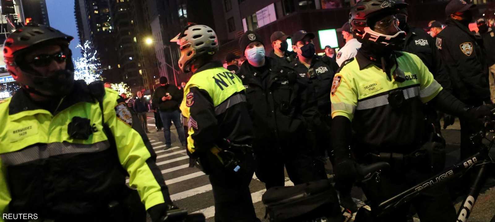 الشرطة تنتشر في مكان الحادث