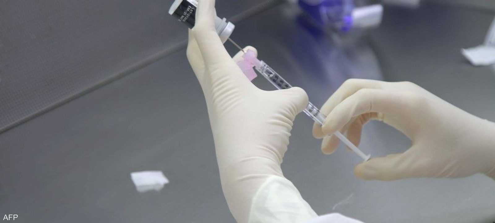 بريطانيا أول دولة تستخدم لقاح "فايزر" و"بيونتيك"