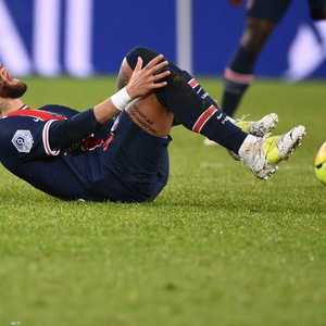 نيمار تعرض للإصابة خلال المباراة.