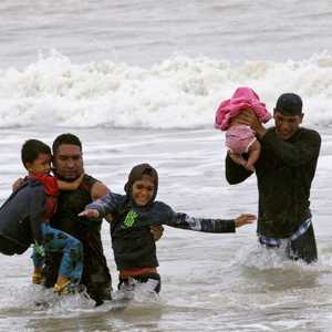 المهاجرون يقعون كثيرا ضحية لتجار البشر.