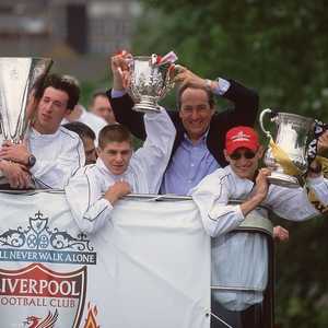 هولييه قاد ليفربول للألقاب