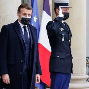 الرئيس الفرنسي إيمانويل ماكرون أصيب بكورونا