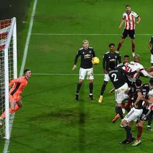 جانب من المباراة بين مان يونايتد وشيفيلد يونايتد.