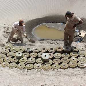 ضلوع إيران في تزويد ميليشيات الحوثي في اليمن بالألغام