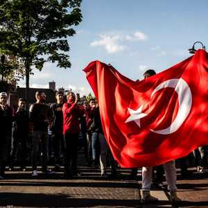 طالب الموقعون بالانتقال من الاستبداد إلى المشاركة