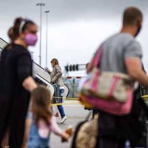 مسافرون في سخيبول مطار أمستردام