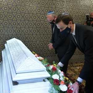 وفد أميركي-إسرائيلي يزور ضريح محمد الخامس