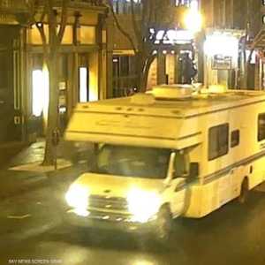 السيارة أثناء مرورها بأحد شوارع ناشفيل