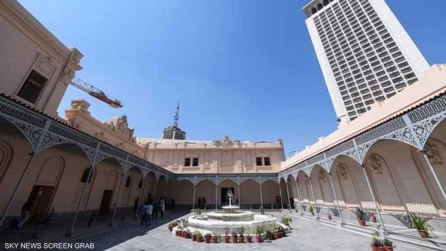 النافورة الشهيرة بمدخل المتحف ومبنى وزارة الخارجية المصرية