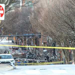 أدى الحادث إلى إصابة ثلاثة أشخاص على الأقل