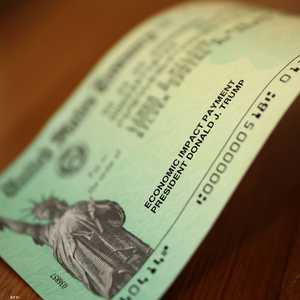 تبلغ قيمة شيكات التحفيز حوالى 600 دولار