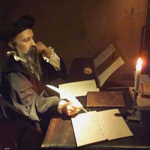 حظيت نبوءات نوستراداموس المدرجة بكتابه Les Propheties بشعبية