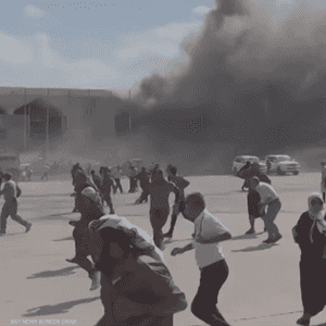 انفجاران في مطار عدن اليمني