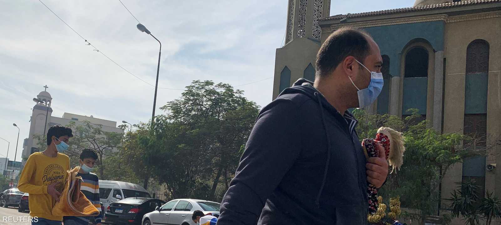 مخاوف من اتساع دائرة كورونا في مصر
