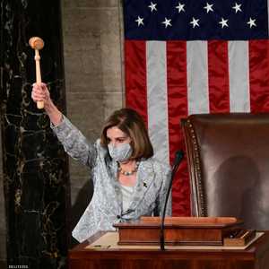 بيلوسي أول امرأة في تاريخ الولايات المتحدة تشغل رئاسة النواب