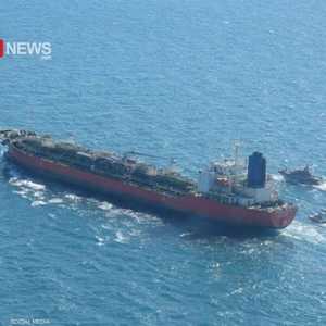 السفينة الكورية لحظة احتجازها