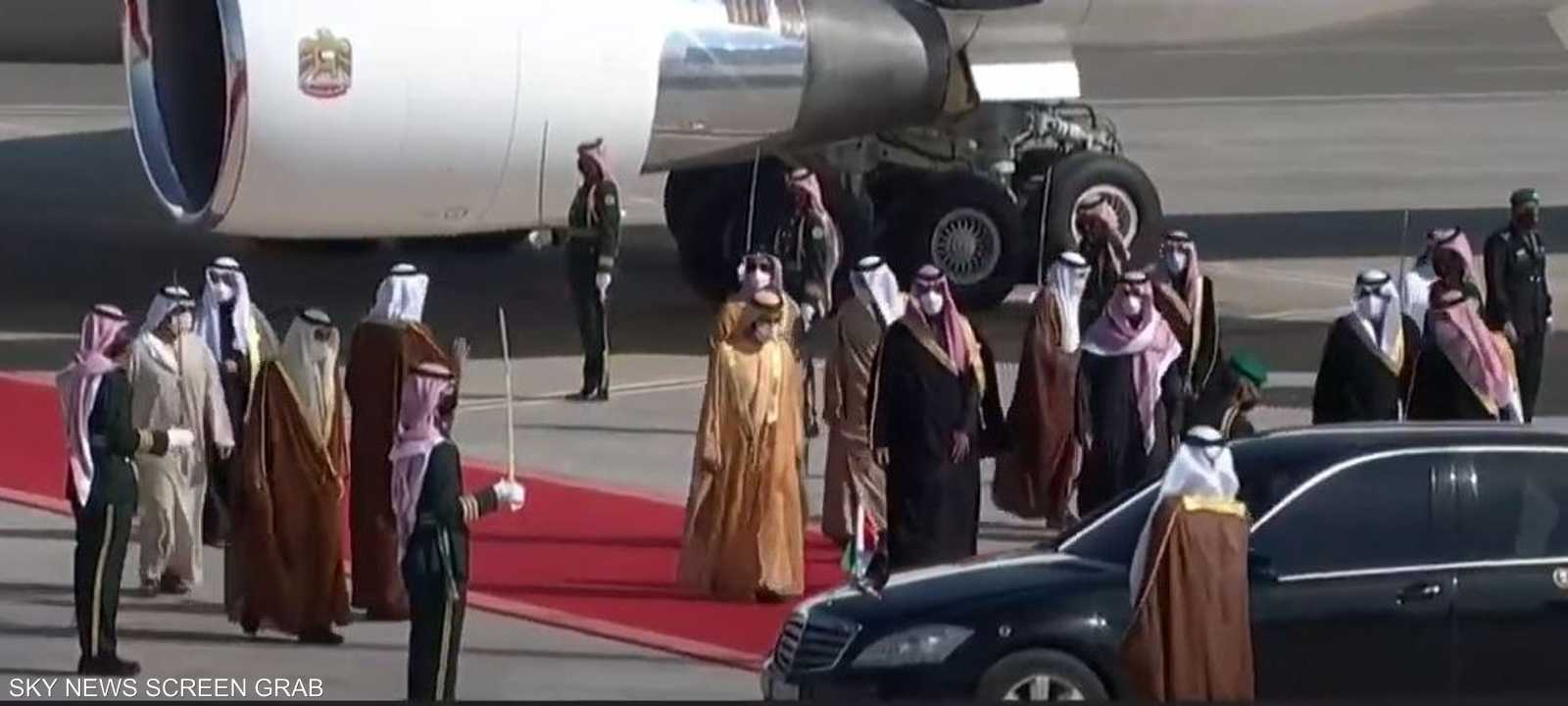 الأمير محمد بن سلمان مستقبلا الشيخ محمد بن راشد