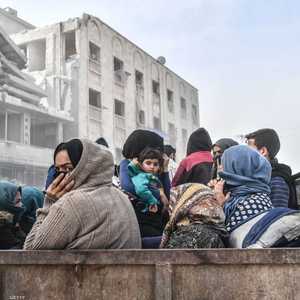 نساء سوريات يهربن من مدينة عفرين عقب هجوم ميليشيات أردوغان