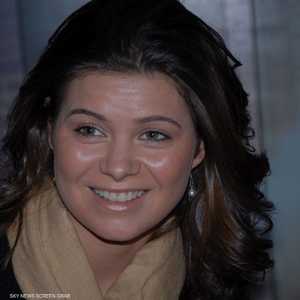 يسرا اللوزي