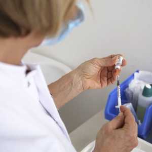 دراسة تكشف فعالية لقاح فايزر مع السلالة المتحورة لكورونا