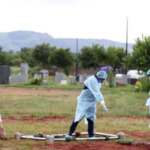 الأطباء يقدرون وفيات كورونا في جنوب إفريقيا بأكثر من 71 ألفا