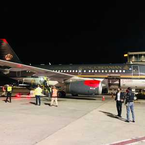 طائرة الخطوط الملكية الأردنية نقلت الشحنة الأولى من فايزر