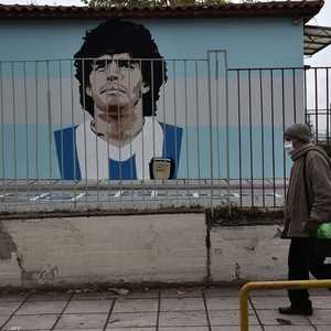 أسطورة كرة القدم الأرجنتينية دييغو مارادونا