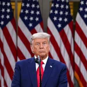 ترامب يدين العنف ويدعو للتهدئة ويعد بفرض النظام