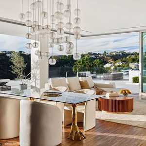 البيت يتمتع بإطلالة ساحرة