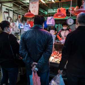 أرشيفية.. سوق للمأكولات البحرية في ووهان بالصين