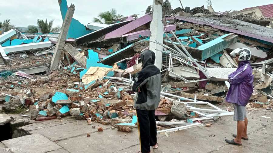 منازل أصبحت أثر بعد عين إثر الزلزال الذي ضرب جزيرة سولاويسي.