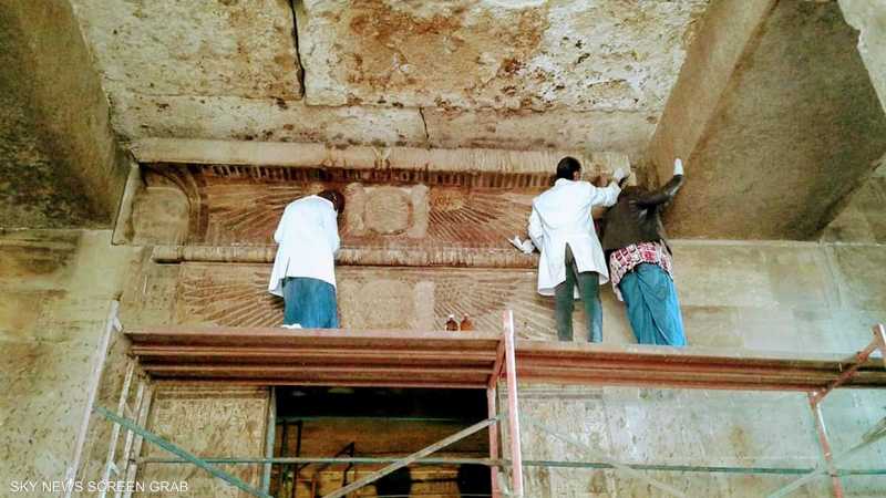أعمال الترميم في معبد إيزيس