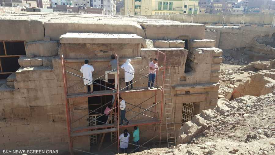 عمليات الترميم في معبد إيزيس