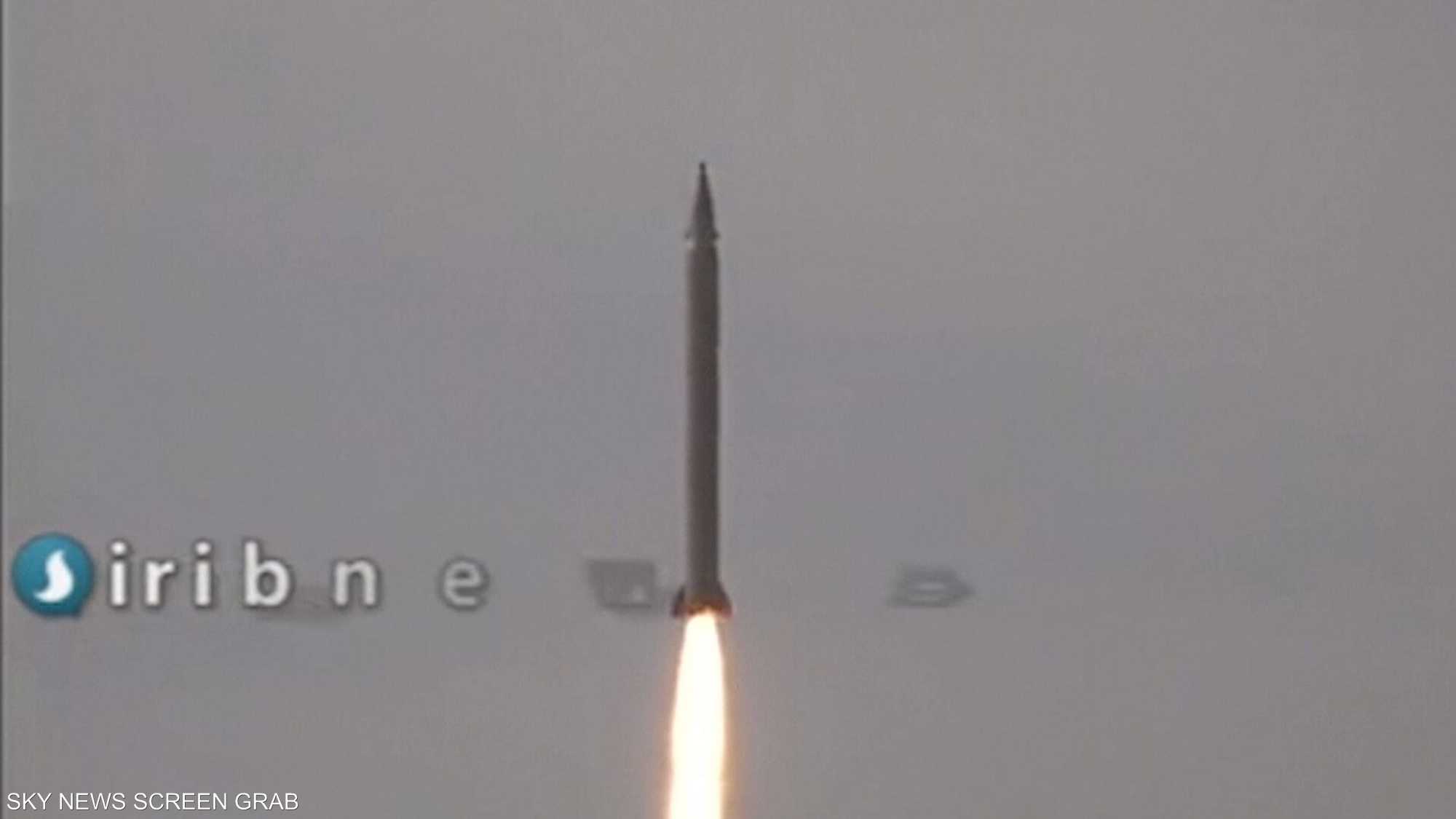 صواريخ إيران تهبط قرب سفن أميركية وتثير التوتر