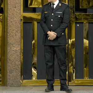 صورة أرشيفية لرجل أمن مصري