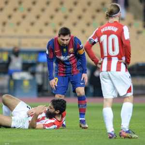 ميسي بعد ضربه لاعب بلباو