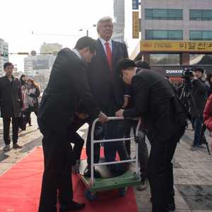 تمثال الرئيس الأميركي