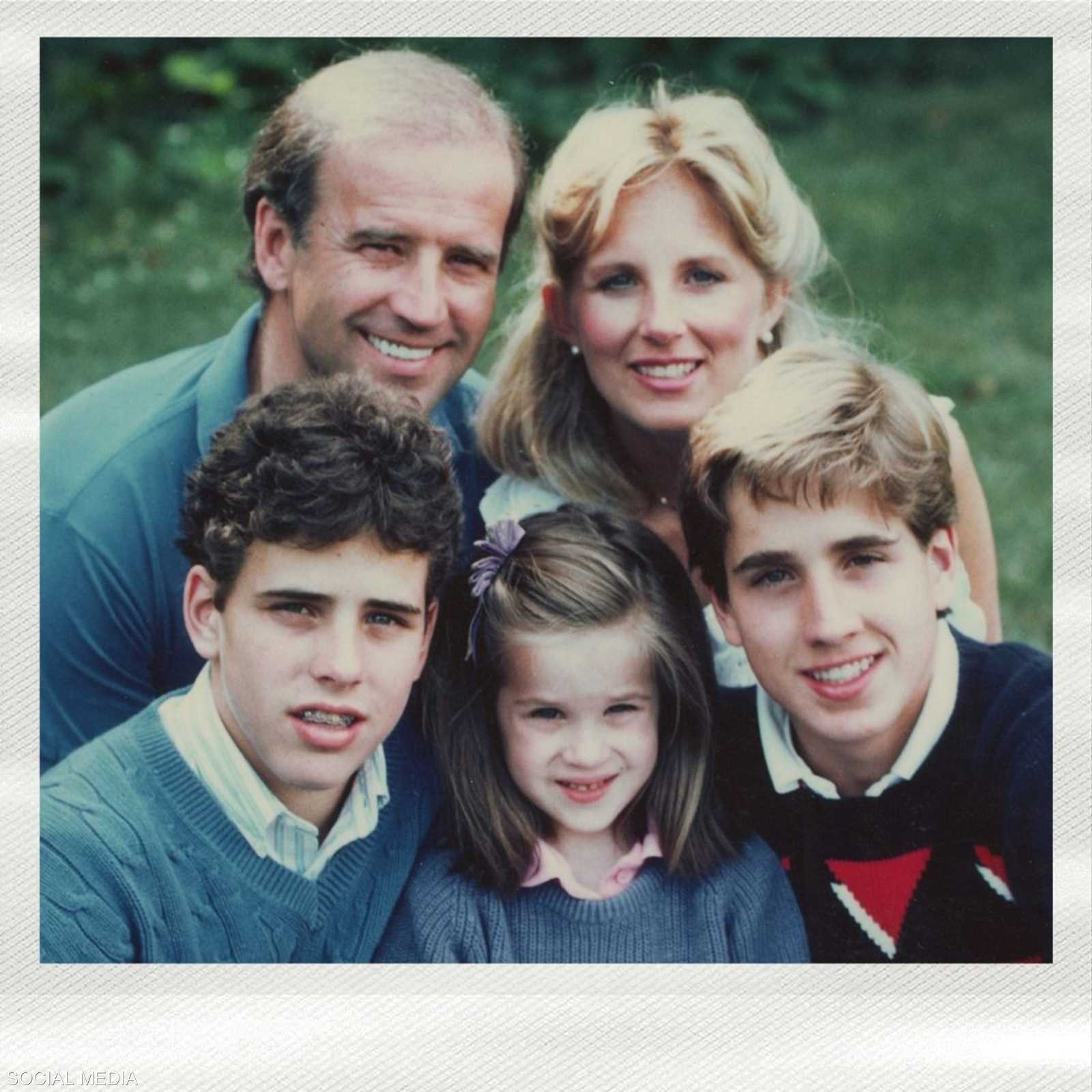 بايدن مع عائلته في لقطة قديمة