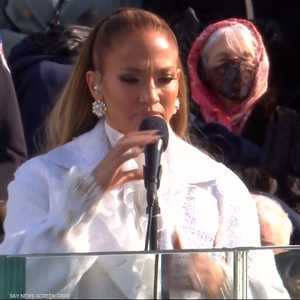 جينيفر لوبيز تغني في حفل تنصيب بايدن