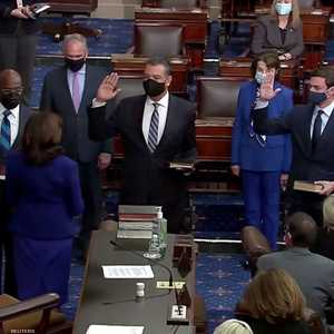 أدى 3 من الأعضاء الجدد اليمين الدستورية بحضور كامالا هاريس