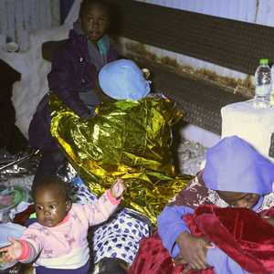 أرشيفية لمهاجرين تم إنقاذهم قبالة سواحل ليبيا