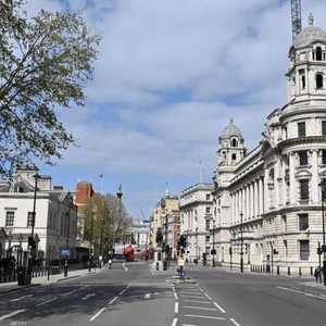 شارع خال في العاصمة البريطانية لندن بسبب أوامر الإغلاق